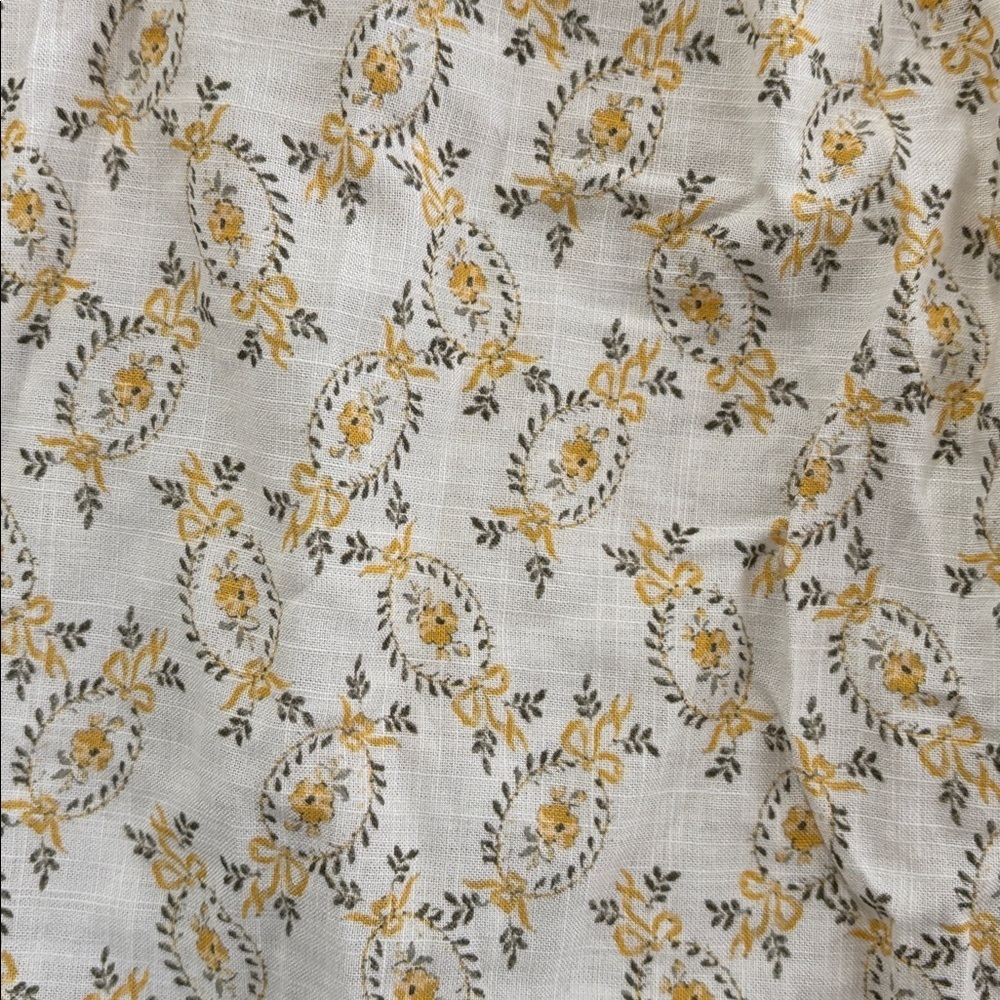 Max Studios NWT Cream and Gold Floral Blouse - Picture 3 of 4